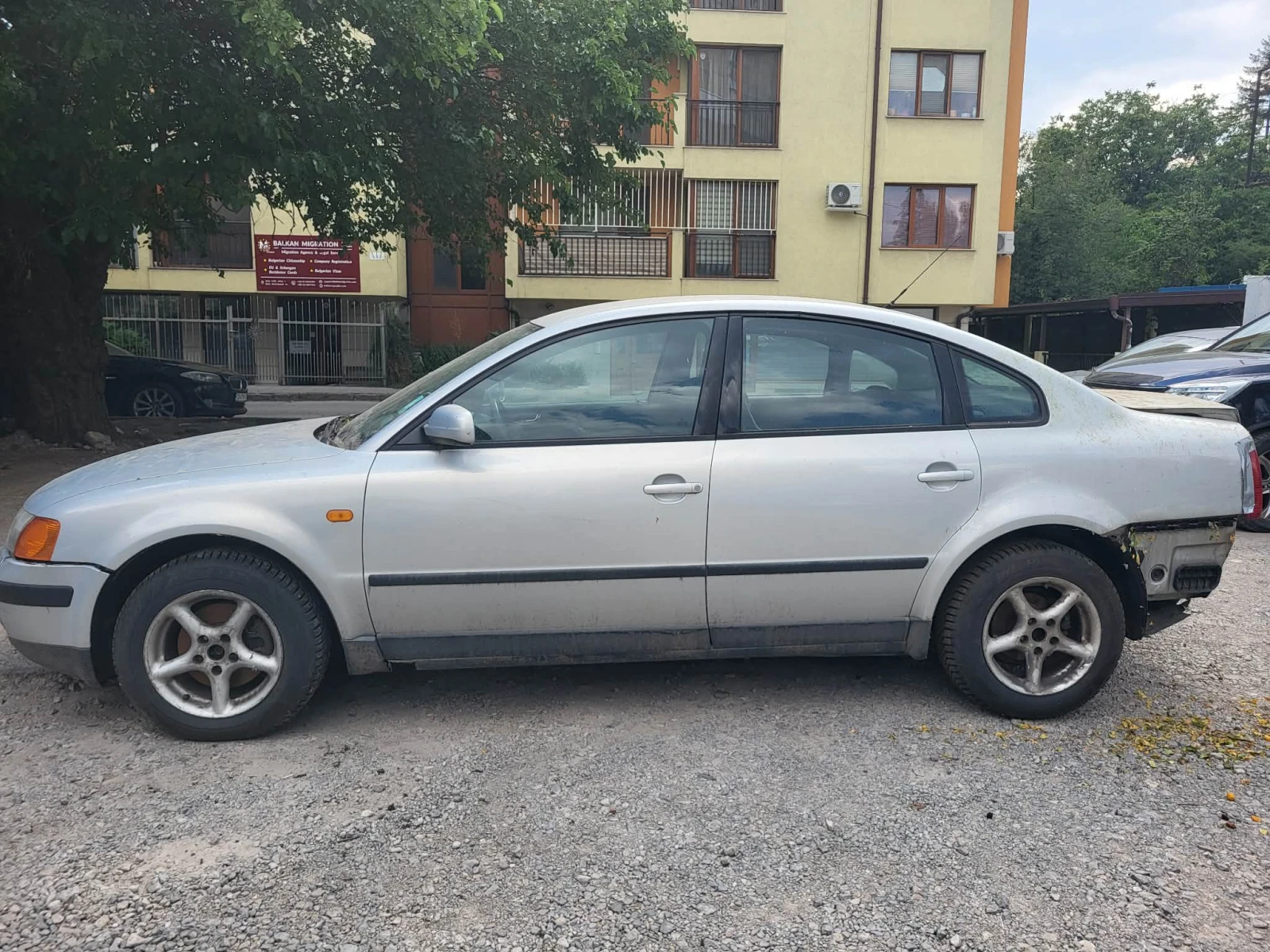 VW Passat, снимка 8 - Автомобили и джипове - 55596995