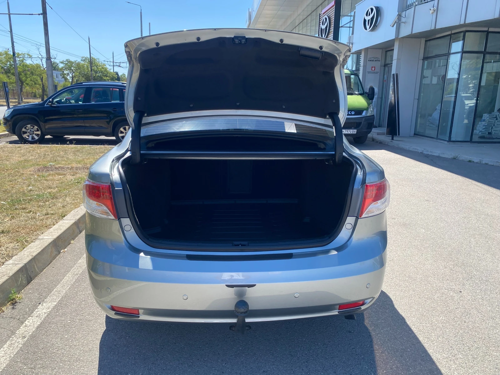 Toyota Avensis, снимка 8 - Автомобили и джипове - 55733121