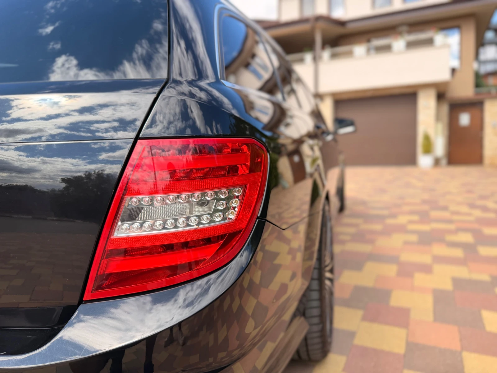 Mercedes-Benz C 300 AMG pack 4Matic, снимка 5 - Автомобили и джипове - 56215563