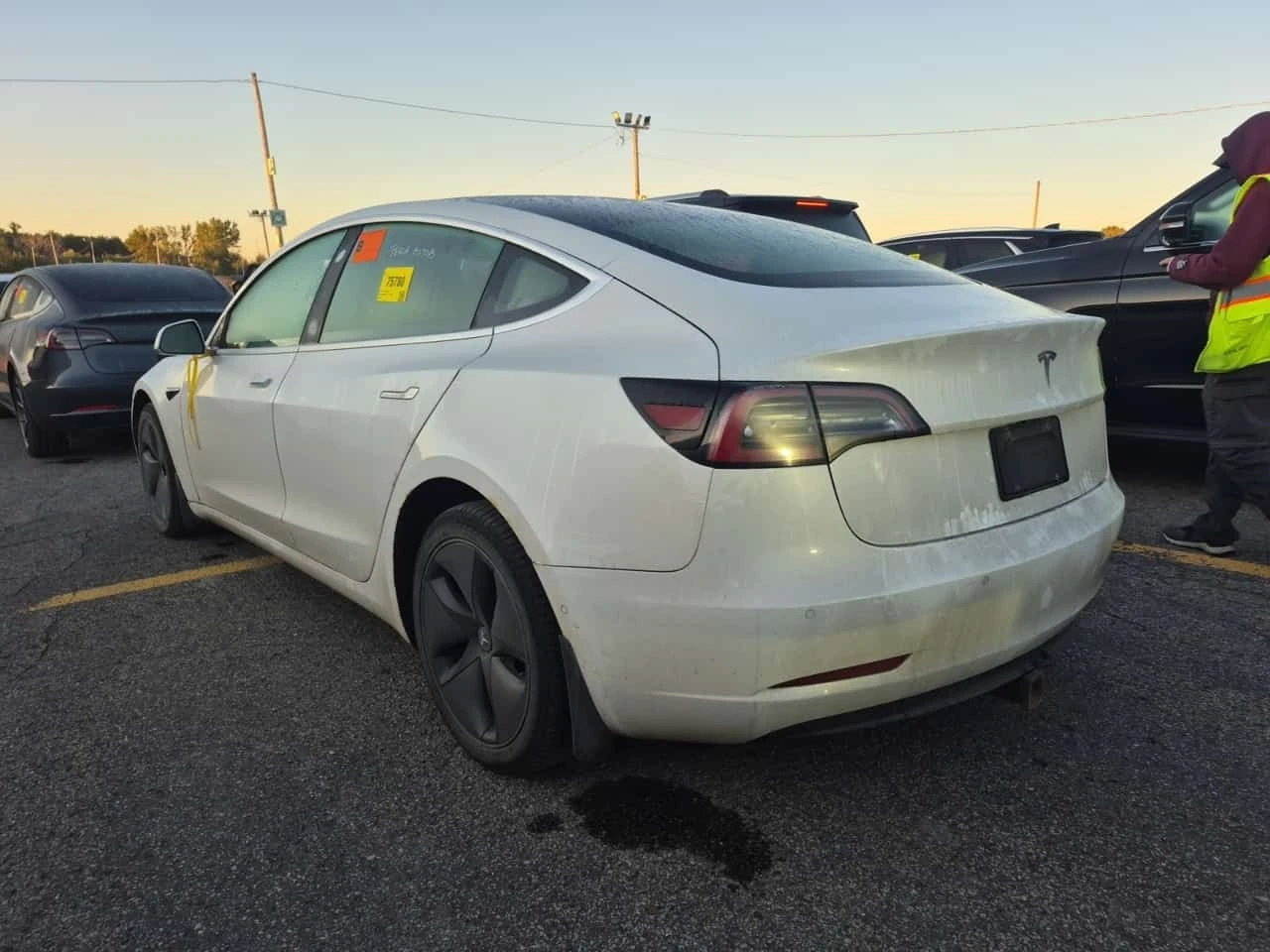 Tesla Model 3 * LONG RANGE * АВТОКРЕДИТ БЕЗ ПЪРВОНАЧАЛНА ВНОСКА*, снимка 4 - Автомобили и джипове - 56220015