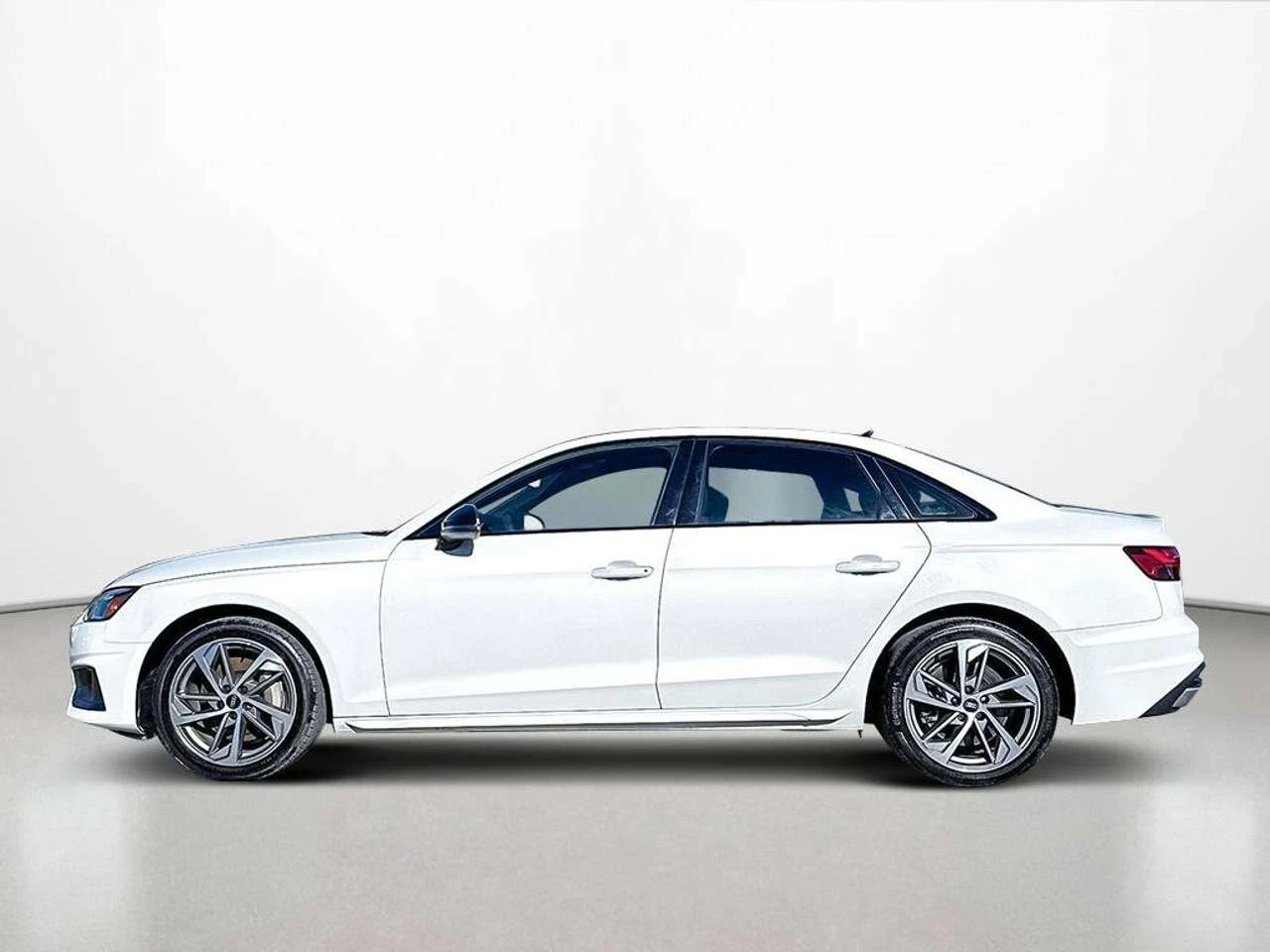 Audi A4 Komfort | HEATED SEATS & STEERING | SUNROOF | CARP