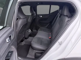 Volvo XC40 B4 = Ultra Dark = Гаранция, снимка 15
