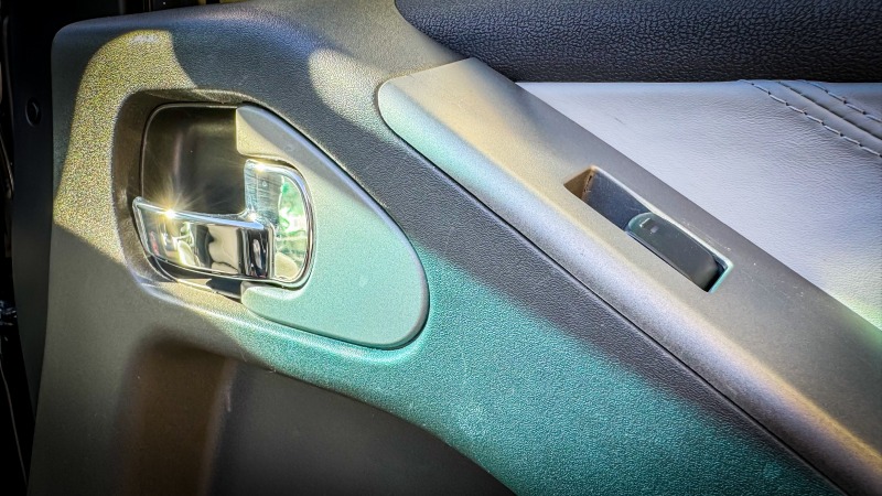 Nissan Pathfinder Platinum, снимка 9 - Автомобили и джипове - 44068741