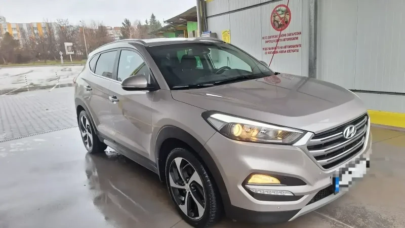 Hyundai Tucson, снимка 3 - Автомобили и джипове - 48174087