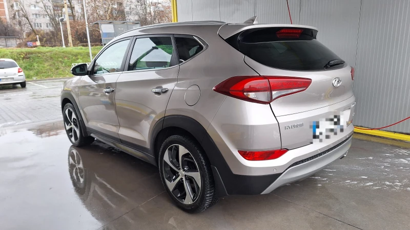 Hyundai Tucson, снимка 6 - Автомобили и джипове - 48174087