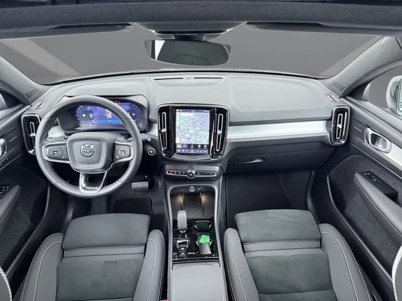 Volvo XC40 B4 = Ultra Dark = Гаранция, снимка 9 - Автомобили и джипове - 55099635