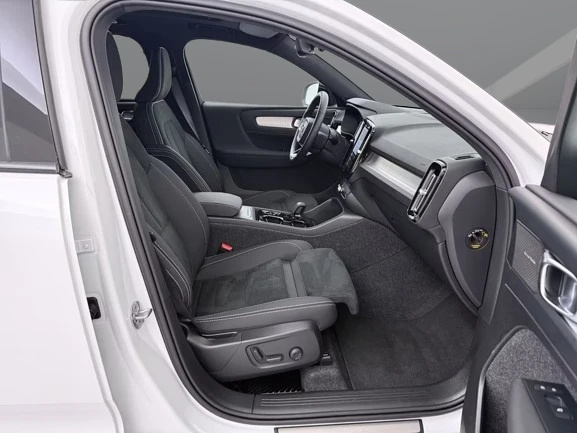 Volvo XC40 B4 = Ultra Dark = Гаранция, снимка 12 - Автомобили и джипове - 55099635