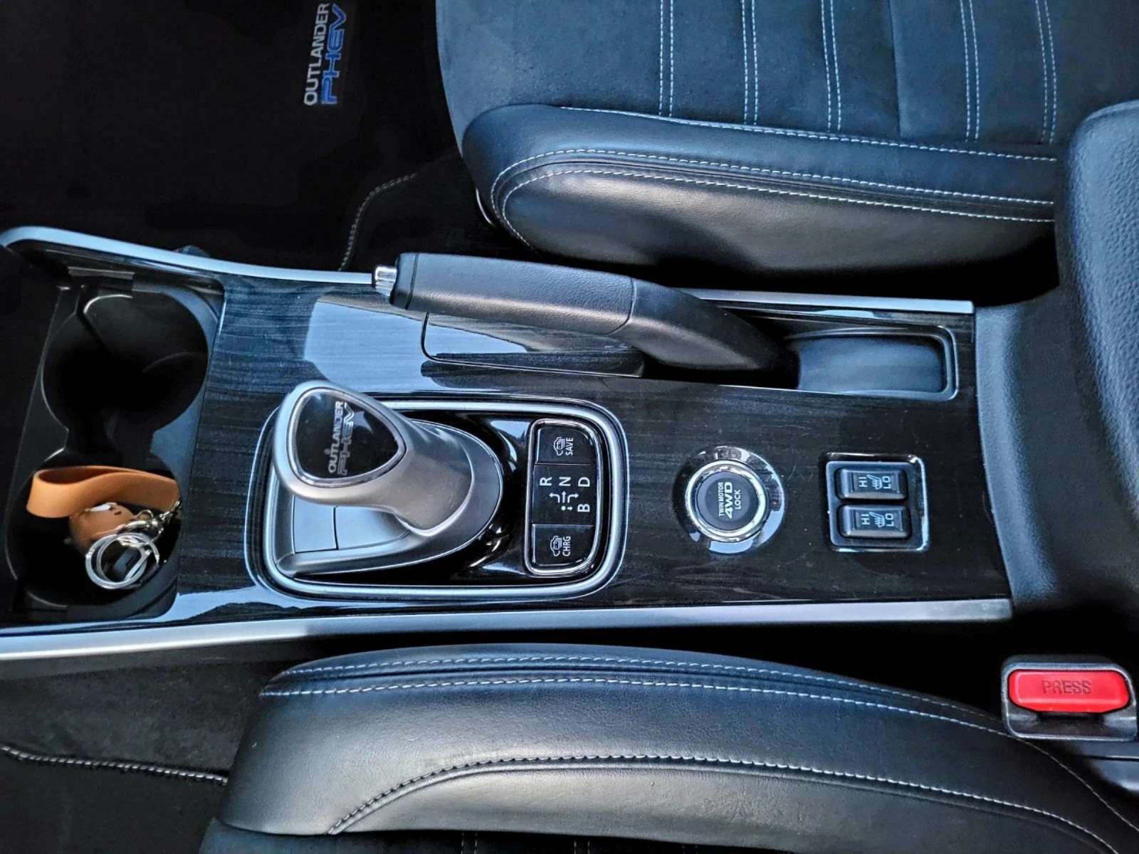 Mitsubishi Outlander Plug-in Xybrid EV | Mobile.bg   13