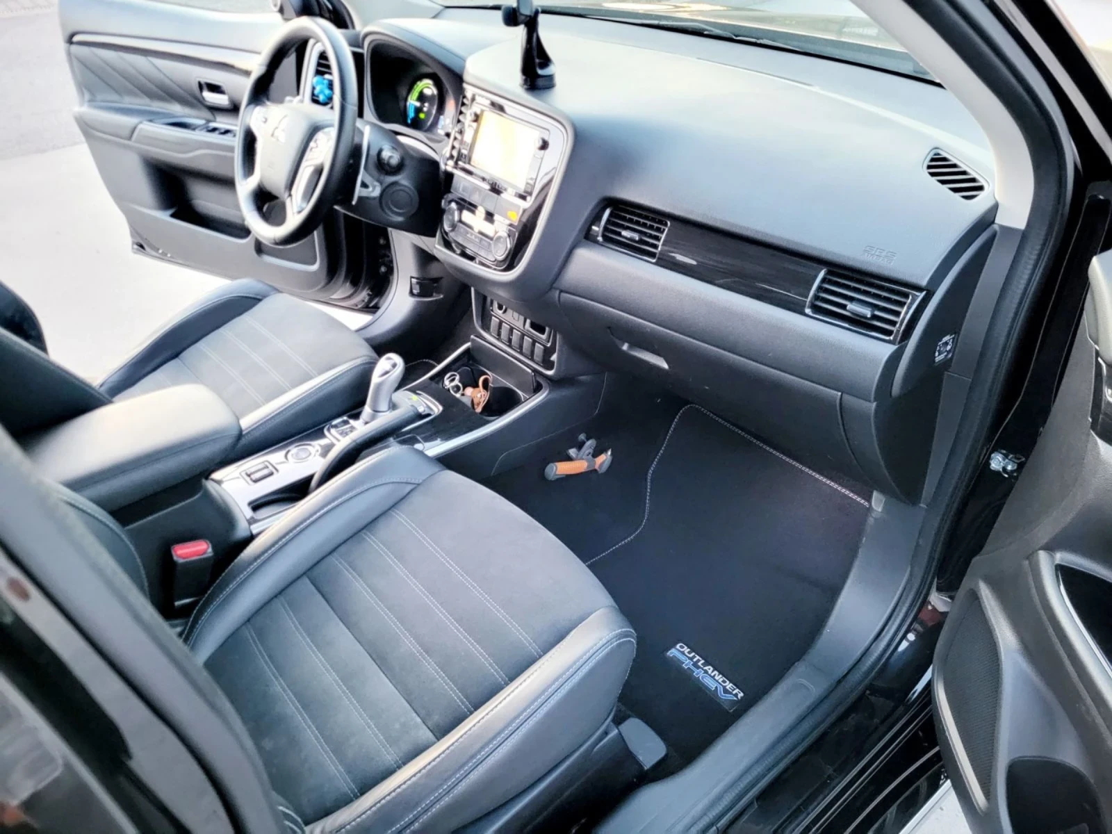 Mitsubishi Outlander Plug-in Xybrid EV | Mobile.bg   11