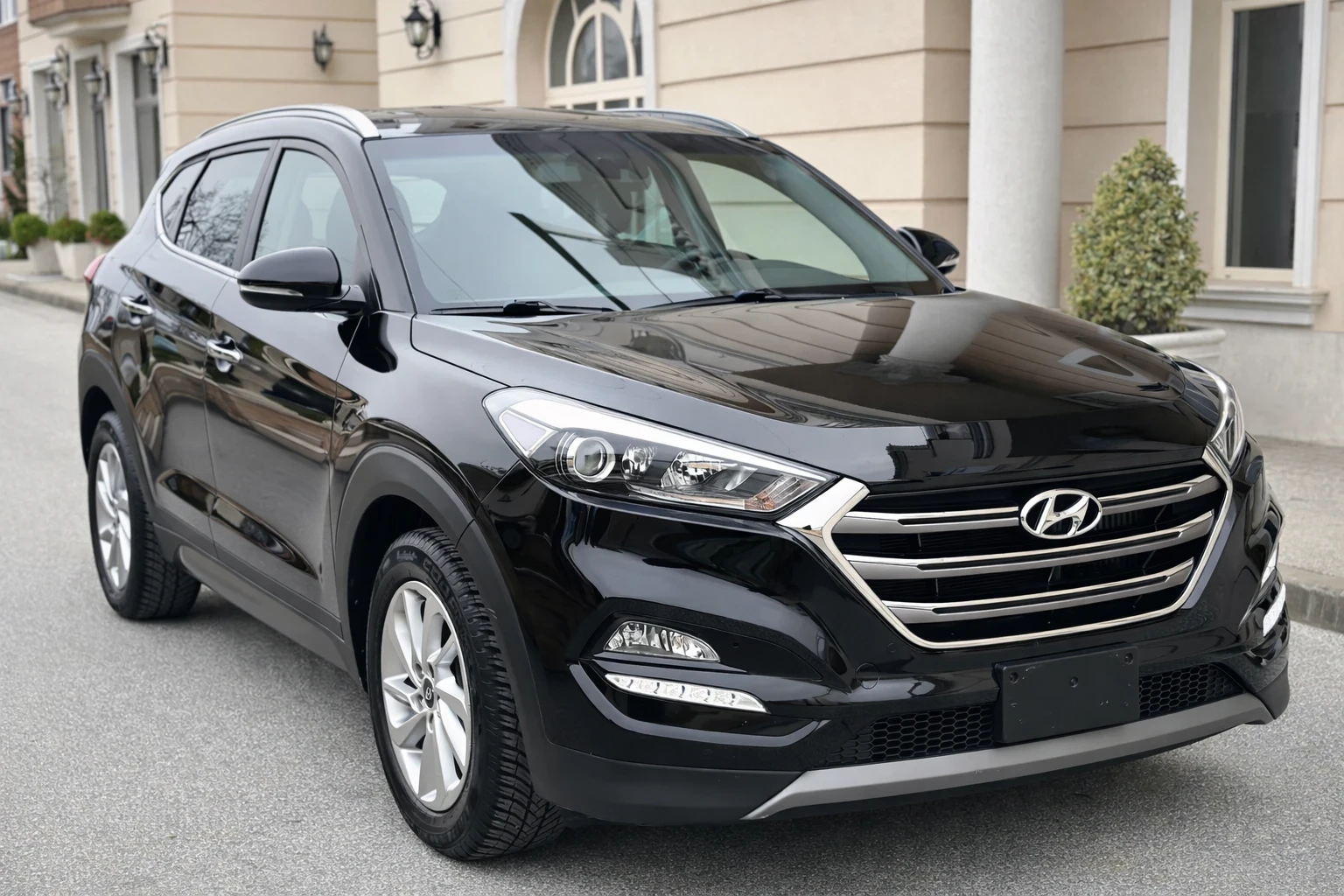 Hyundai Tucson 1.7 CRDI::1 СОБСТВЕНИК::КАМЕРА::140 000 КМ::, снимка 3 - Автомобили и джипове - 53931093