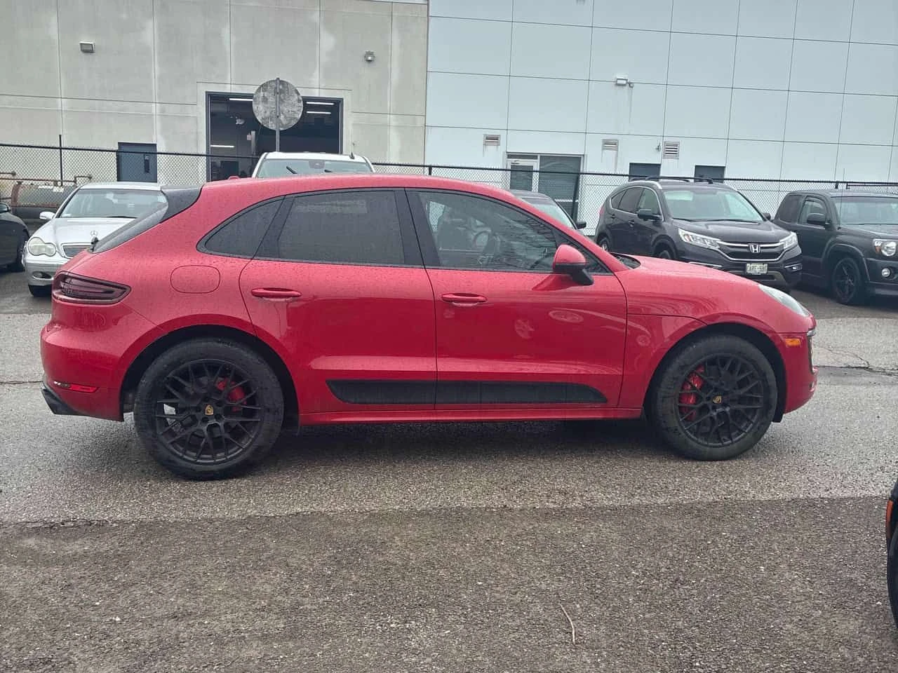 Porsche Macan * GTS * CARFAX * ЦЕНА ДО БГ, снимка 3 - Автомобили и джипове - 54115026