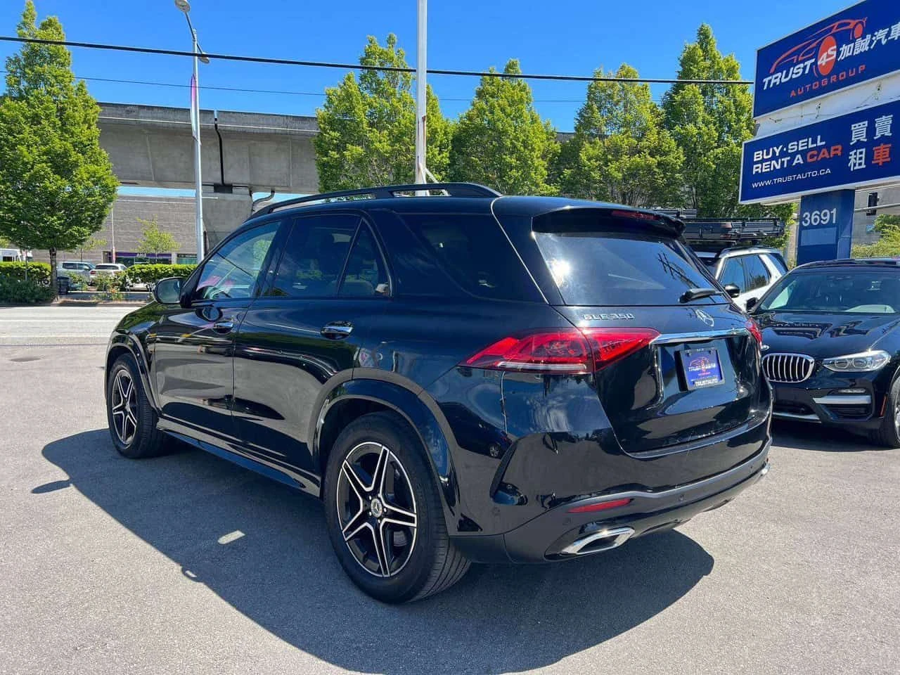 Mercedes-Benz GLE 350 BURMESTER| ПАМЕТ| АМБИЕНТ| ПОДГРЕВИ| CARFAX| , снимка 3 - Автомобили и джипове - 55280543