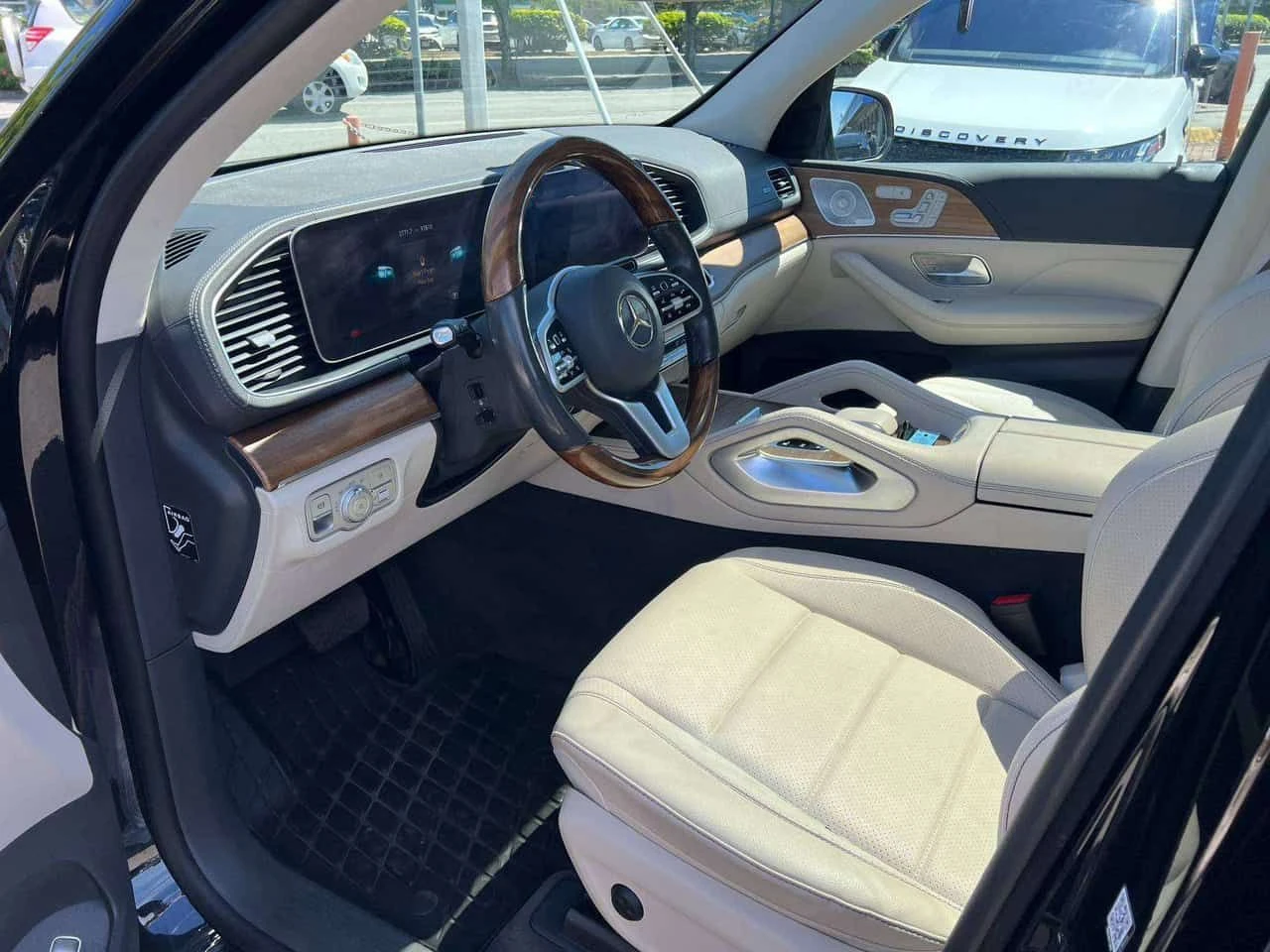 Mercedes-Benz GLE 350 BURMESTER| ПАМЕТ| АМБИЕНТ| ПОДГРЕВИ| CARFAX| , снимка 9 - Автомобили и джипове - 55280543