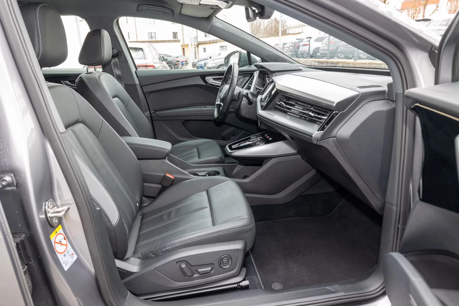 Audi Q4 E-TRON 50/299HP/S-LINE/QUATTRO/MATRIX/CAM/LED/560q | Mobile.bg � ����������� 11