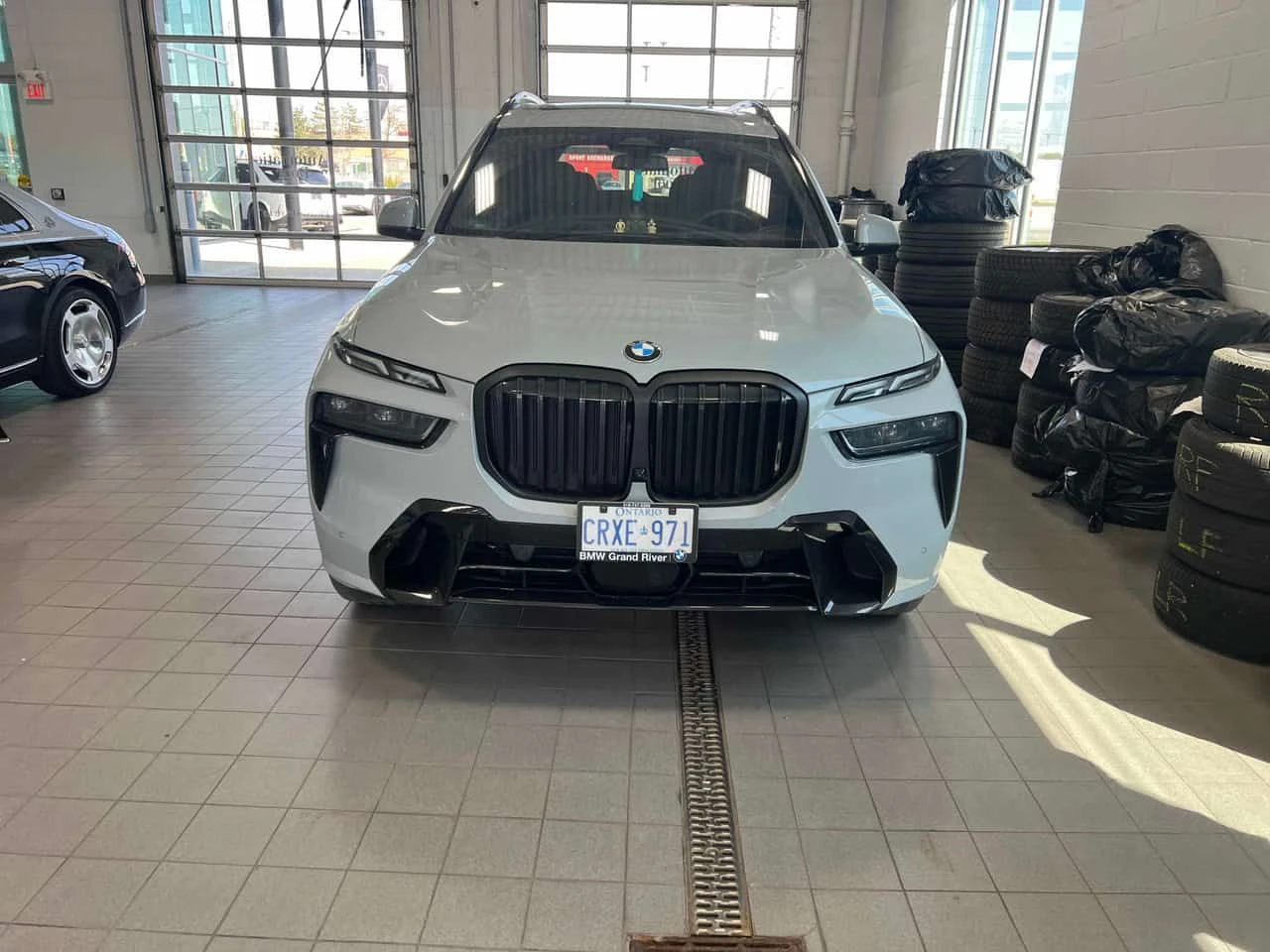 BMW X7 xDrive40i / 360 / DIS / HUD / DAYTONA GREY /CARFAX, снимка 6 - Автомобили и джипове - 55670979