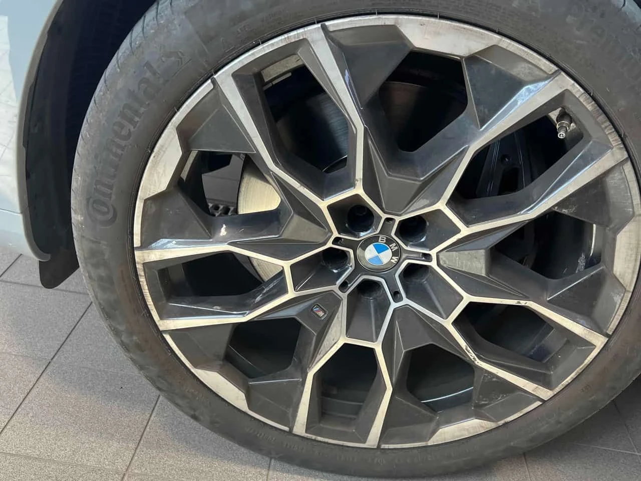 BMW X7 xDrive40i / 360 / DIS / HUD / DAYTONA GREY /CARFAX, снимка 7 - Автомобили и джипове - 55670979