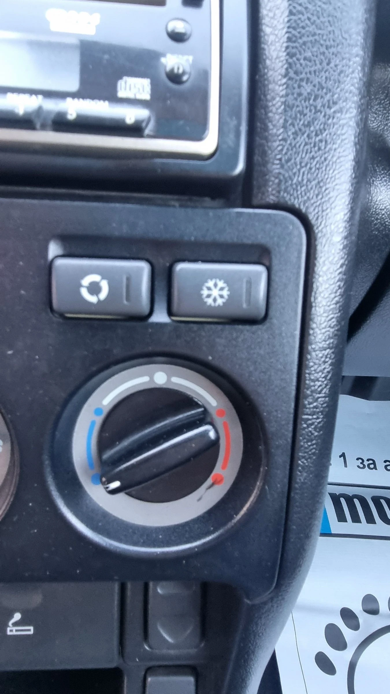 Land Rover Defender 2.0 TD HARD TOP, снимка 9 - Автомобили и джипове - 56062600