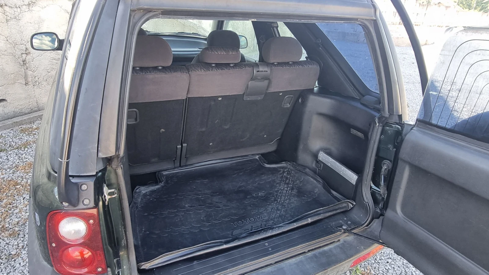 Land Rover Defender 2.0 TD HARD TOP, снимка 13 - Автомобили и джипове - 56062600