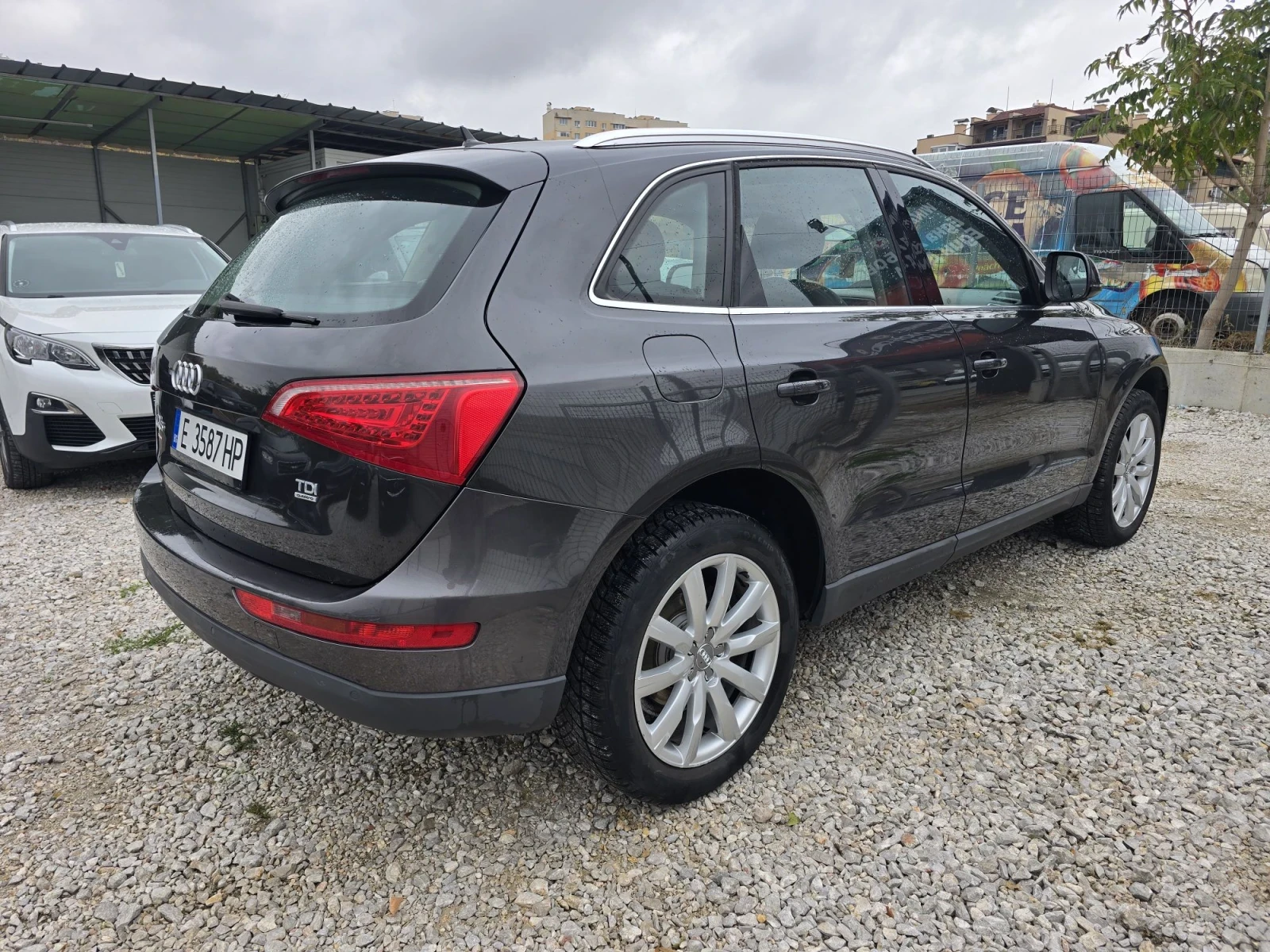 Audi Q5 2.0 TDI  170 kc QUATTRO, снимка 4 - Автомобили и джипове - 56745256