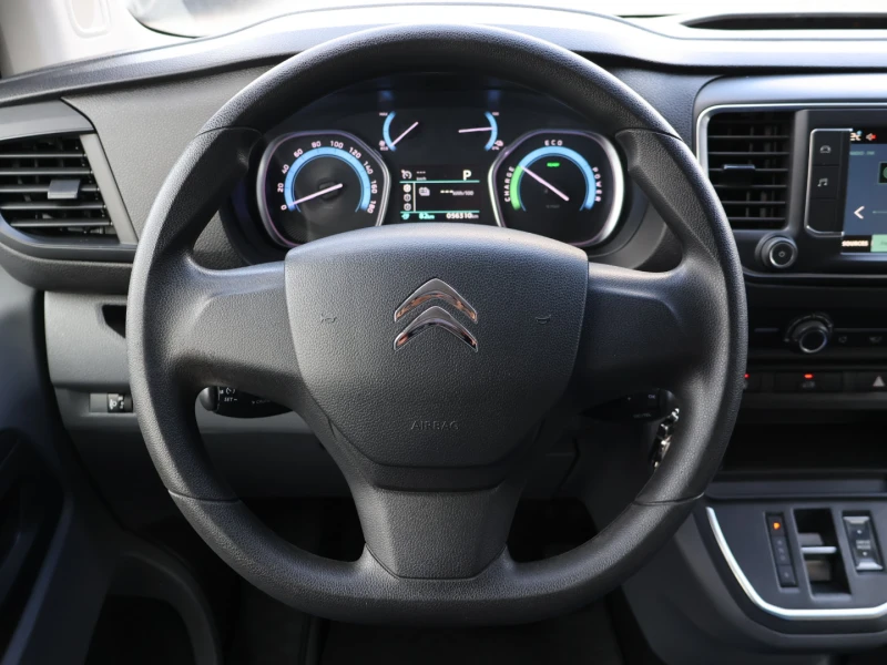 Citroen Jumpy L2/136 kc/50kWh БАТЕРИЯ/ТОП СЪСТОЯНИЕ/НОВИ ГУМИ, снимка 12 - Бусове и автобуси - 52913231