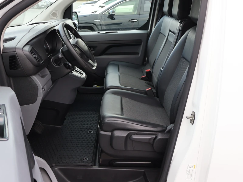 Citroen Jumpy L2/136 kc/50kWh БАТЕРИЯ/ТОП СЪСТОЯНИЕ/НОВИ ГУМИ, снимка 15 - Бусове и автобуси - 52913231