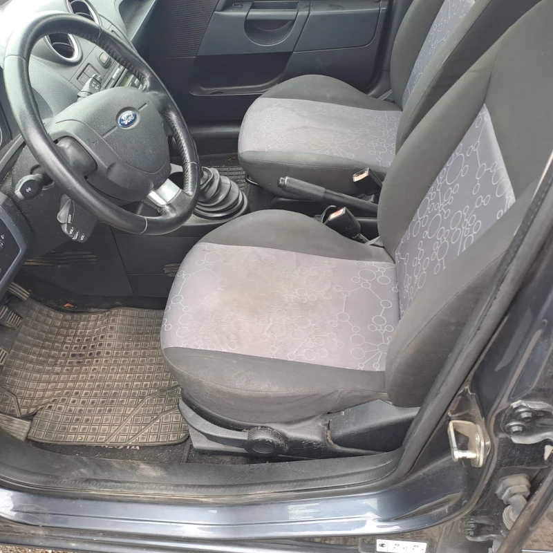 Ford Fiesta 1.4 дизел, снимка 8 - Автомобили и джипове - 47373024