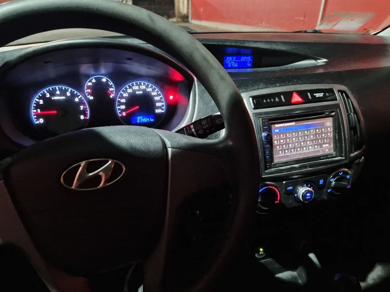 Hyundai I20 Bi-Fuel / LPG BRC / Газ-Бензин / NAVI - Facelift, снимка 10 - Автомобили и джипове - 48744591