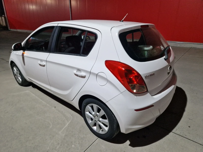 Hyundai I20 Bi-Fuel / LPG BRC / Газ-Бензин / NAVI - Facelift, снимка 3 - Автомобили и джипове - 48744591