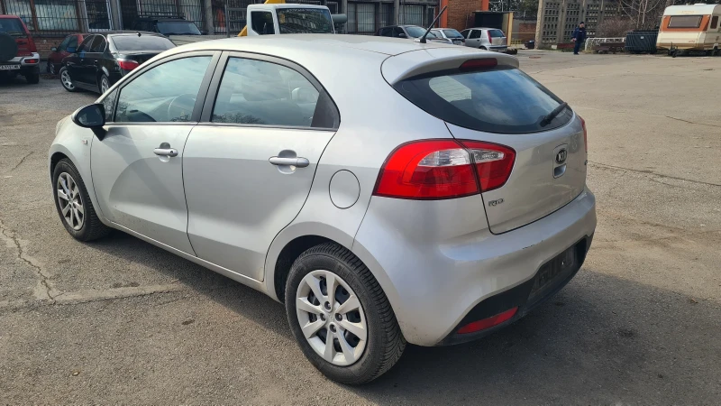 Kia Rio 1.1 crdi, снимка 3 - Автомобили и джипове - 49134897