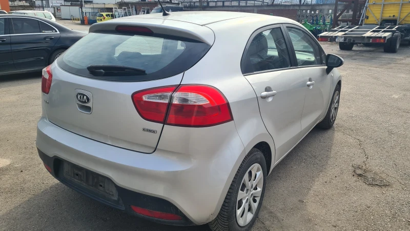 Kia Rio 1.1 crdi, снимка 4 - Автомобили и джипове - 49134897