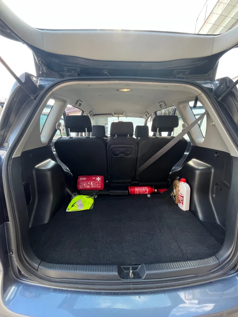 Toyota Corolla verso, снимка 6 - Автомобили и джипове - 52414701