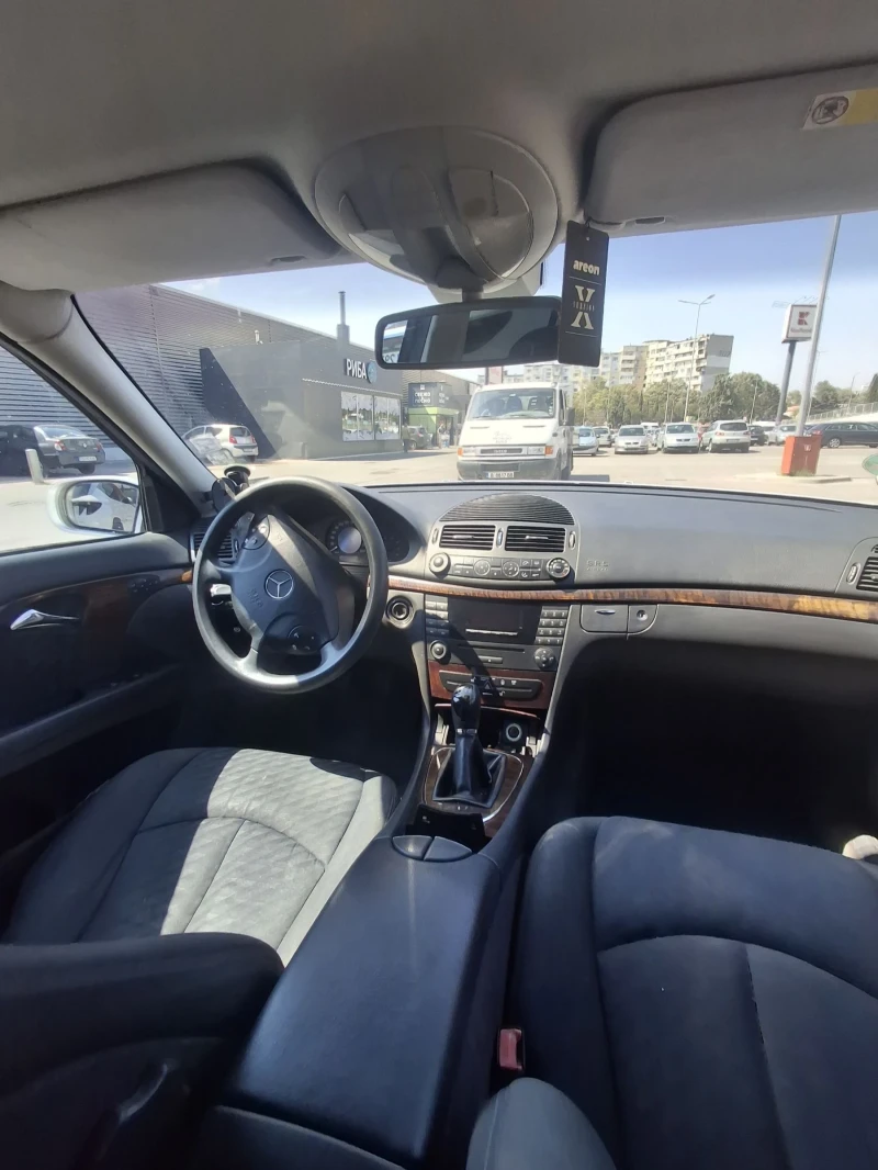 Mercedes-Benz E 240 2.6 бензин -газ, снимка 10 - Автомобили и джипове - 52499092