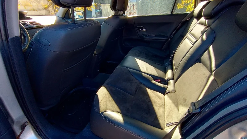 Renault Laguna 1.9 DCI, снимка 9 - Автомобили и джипове - 52428181