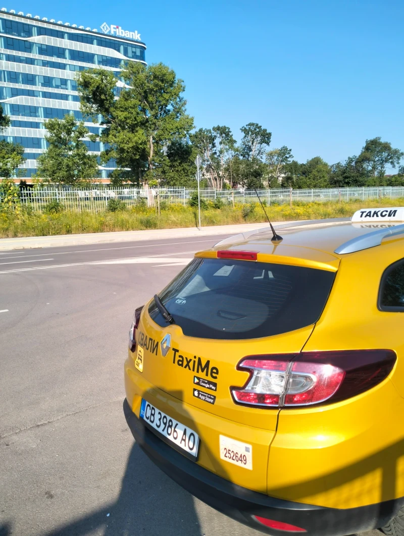 Renault Megane 1.2-16v 115кс, снимка 3 - Автомобили и джипове - 52699352