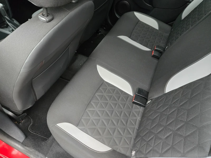 Dacia Sandero Stepway, снимка 11 - Автомобили и джипове - 52712128