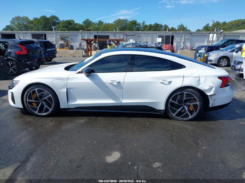 Audi E-Tron GT RS QUATTRO* B&O-музика* подгрев* обдухване* Heads-, снимка 15 - Автомобили и джипове - 52735919