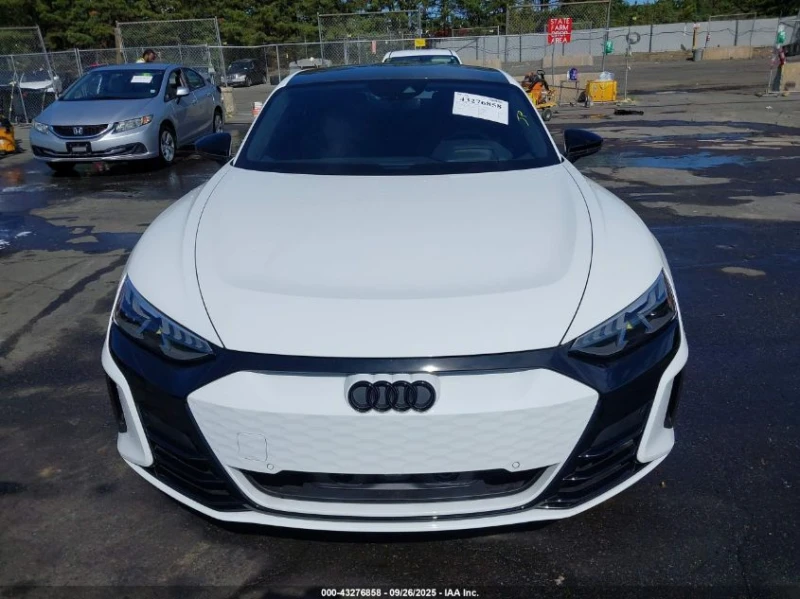 Audi E-Tron GT RS QUATTRO* B&O-музика* подгрев* обдухване* Heads-, снимка 3 - Автомобили и джипове - 52735919