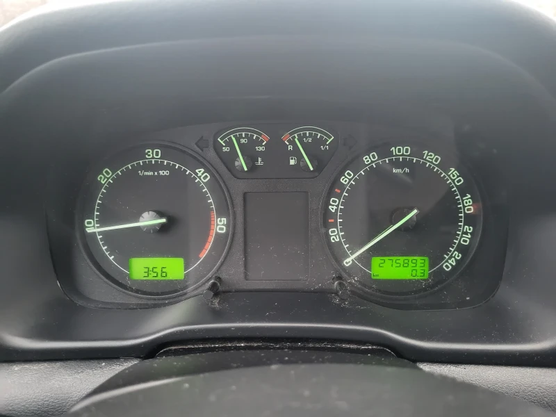 Skoda Octavia 1.9 TDI, снимка 15 - Автомобили и джипове - 52877435