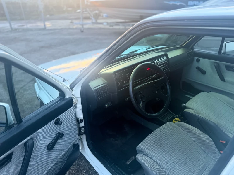 VW Golf, снимка 11 - Автомобили и джипове - 53263798