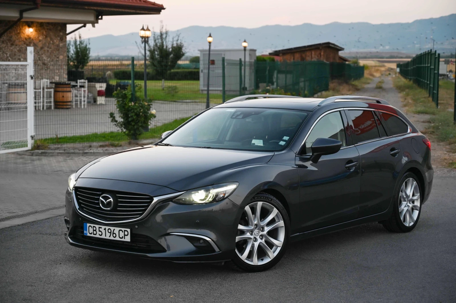 Mazda 6 SkyActive* КАМЕРА* HeadUP* Дистроник* Памет - изображение 2