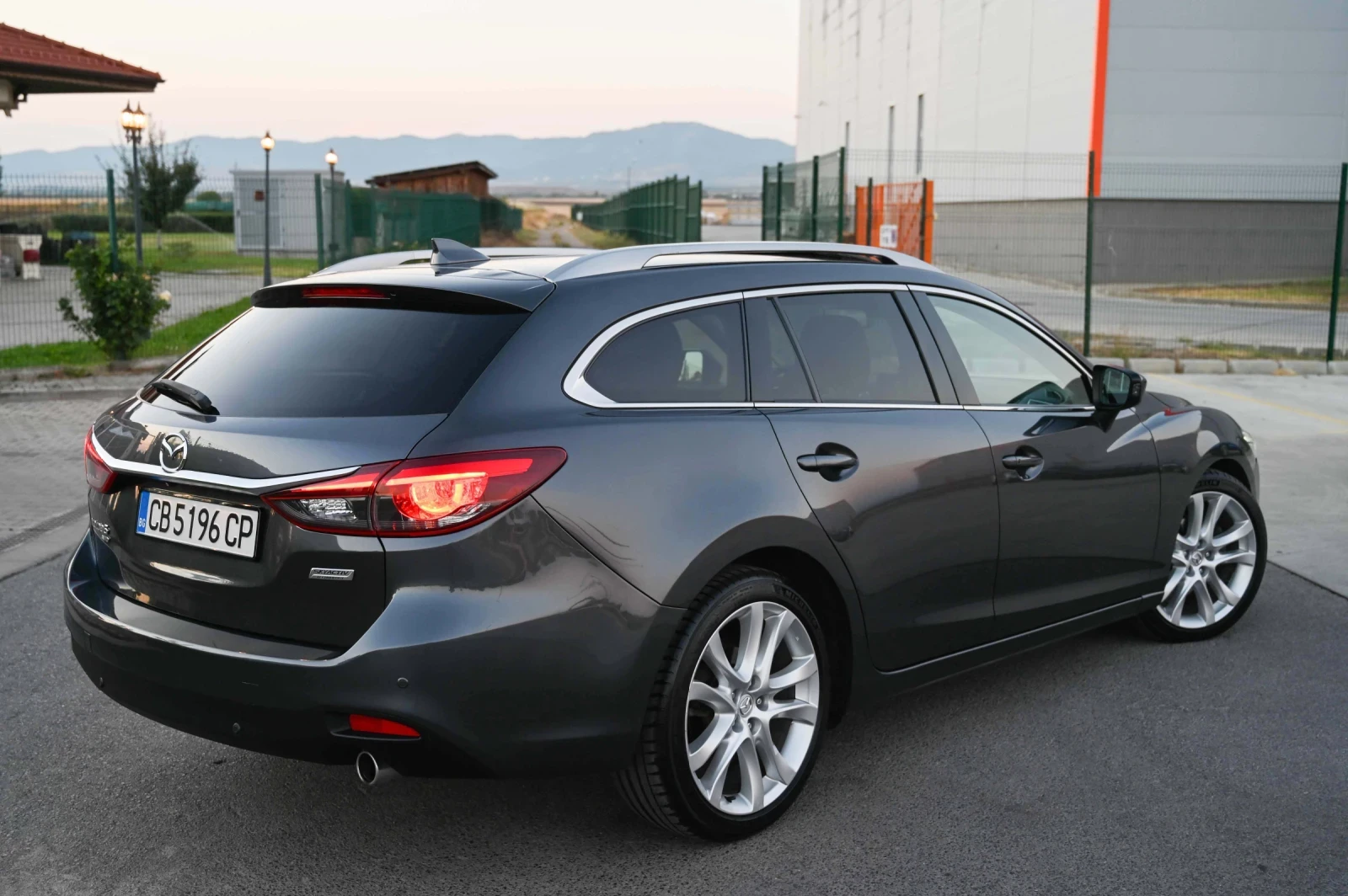 Mazda 6 SkyActive* КАМЕРА* HeadUP* Дистроник* Памет - изображение 4