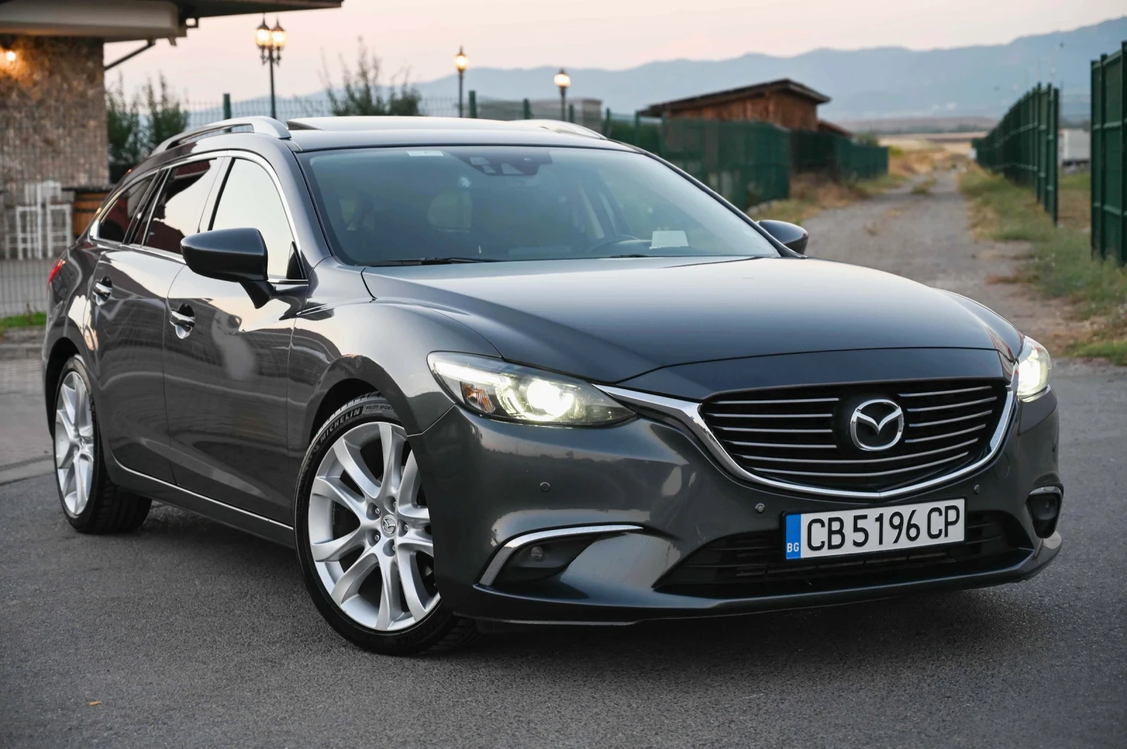 Mazda 6 SkyActive* КАМЕРА* HeadUP* Дистроник* Памет - [1] 