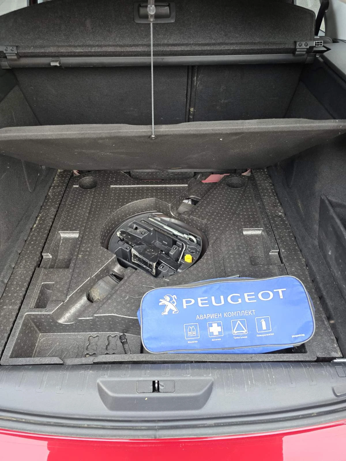 Peugeot 308 ACTIVE 1.5 Blue130 HDi BVM6 - изображение 8