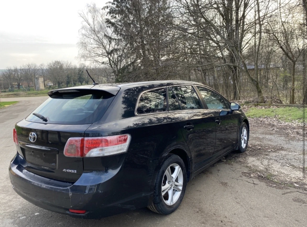 Toyota Avensis 2.0D4D 6ск - изображение 4