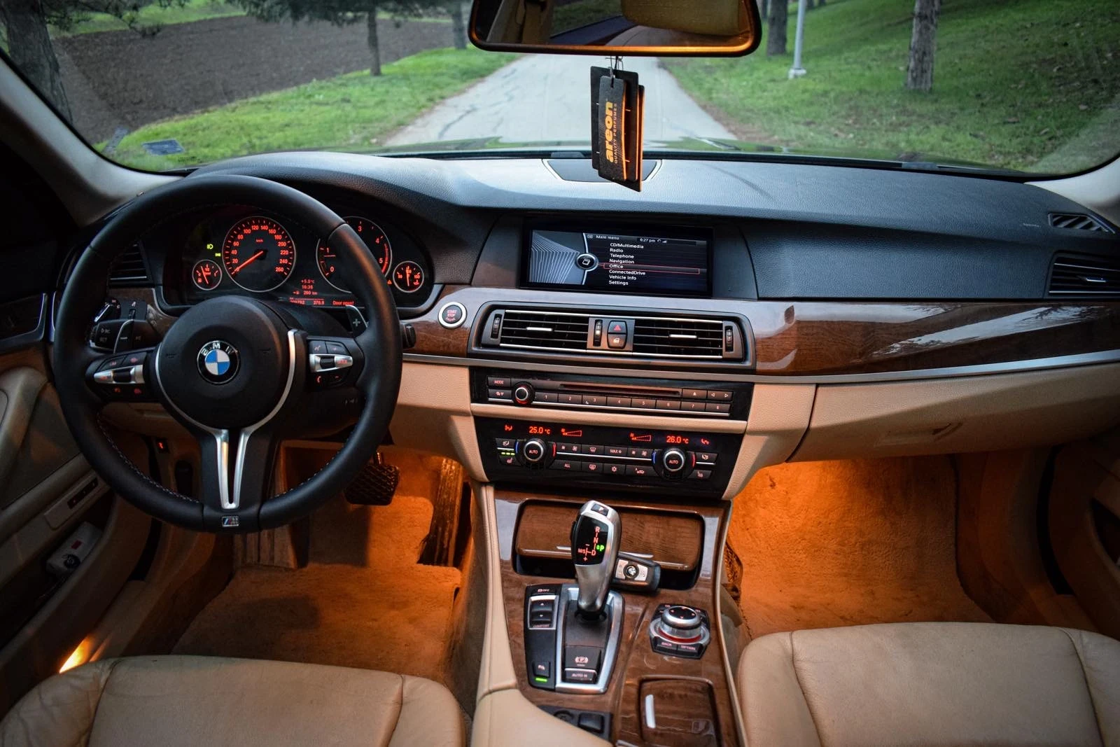 BMW 525 ПАМЕТ/ПОДГРЕВИ/LOGIC7/ШИБИДАХ - изображение 10