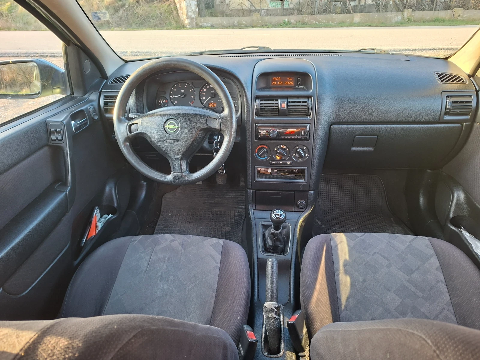 Opel Astra 1.6, снимка 12 - Автомобили и джипове - 54010427