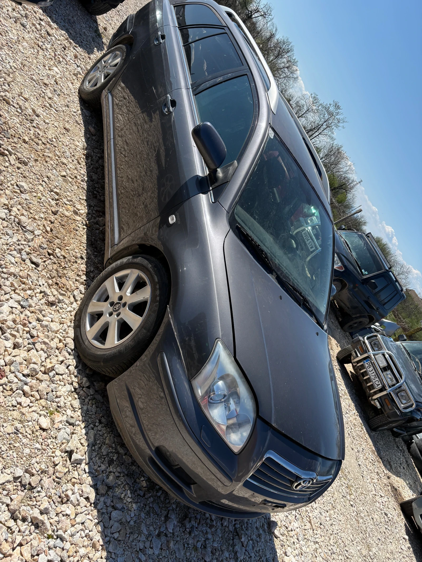 Toyota Avensis 2.0 D-4D, снимка 4 - Автомобили и джипове - 54127821