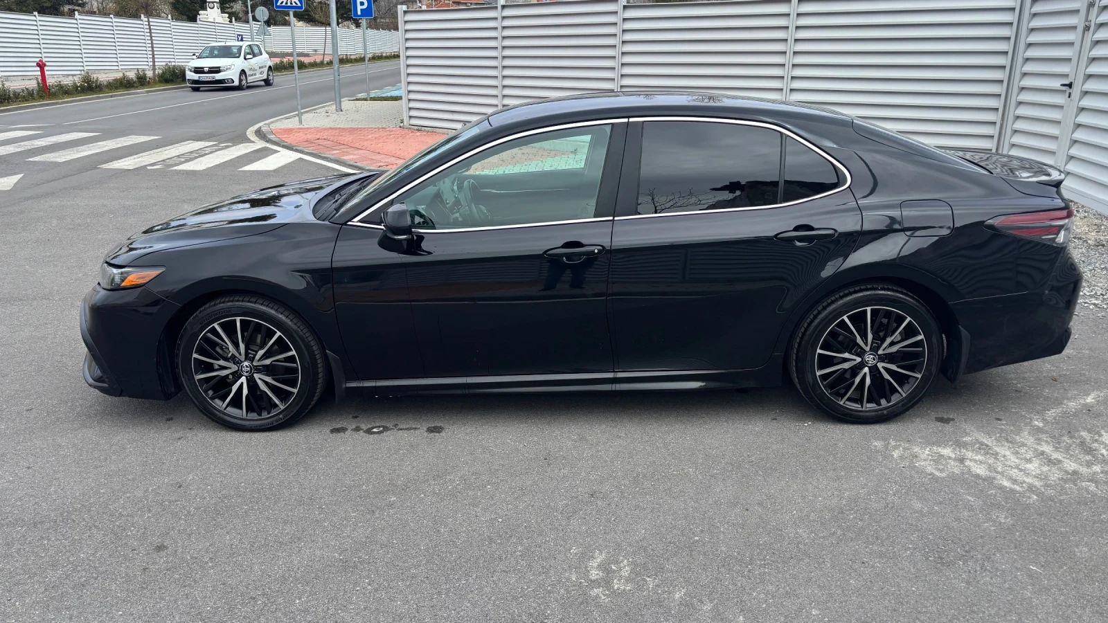 Toyota Camry SE, снимка 5 - Автомобили и джипове - 54861117