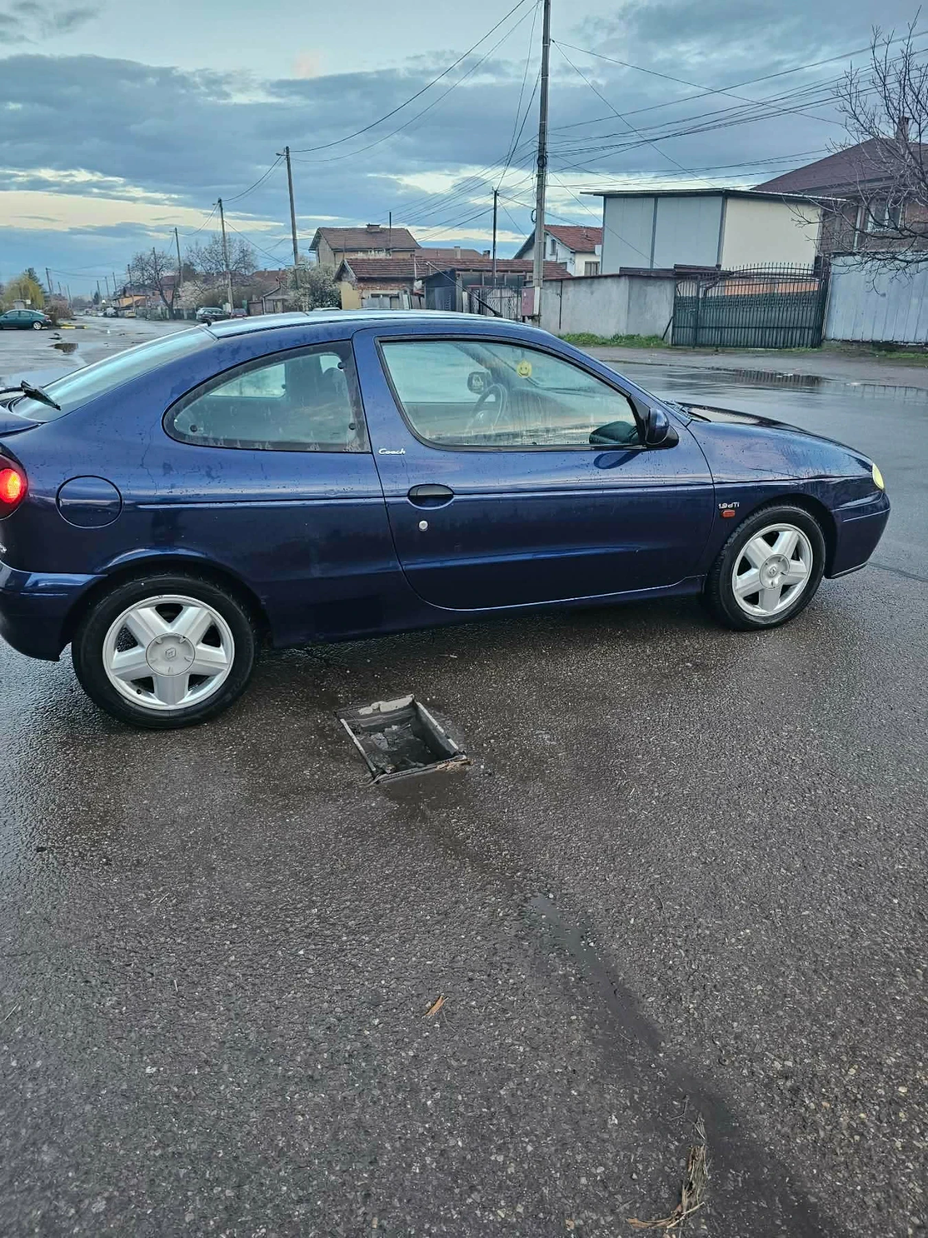 Renault Megane 1.9дти 98коня , снимка 4 - Автомобили и джипове - 54460360