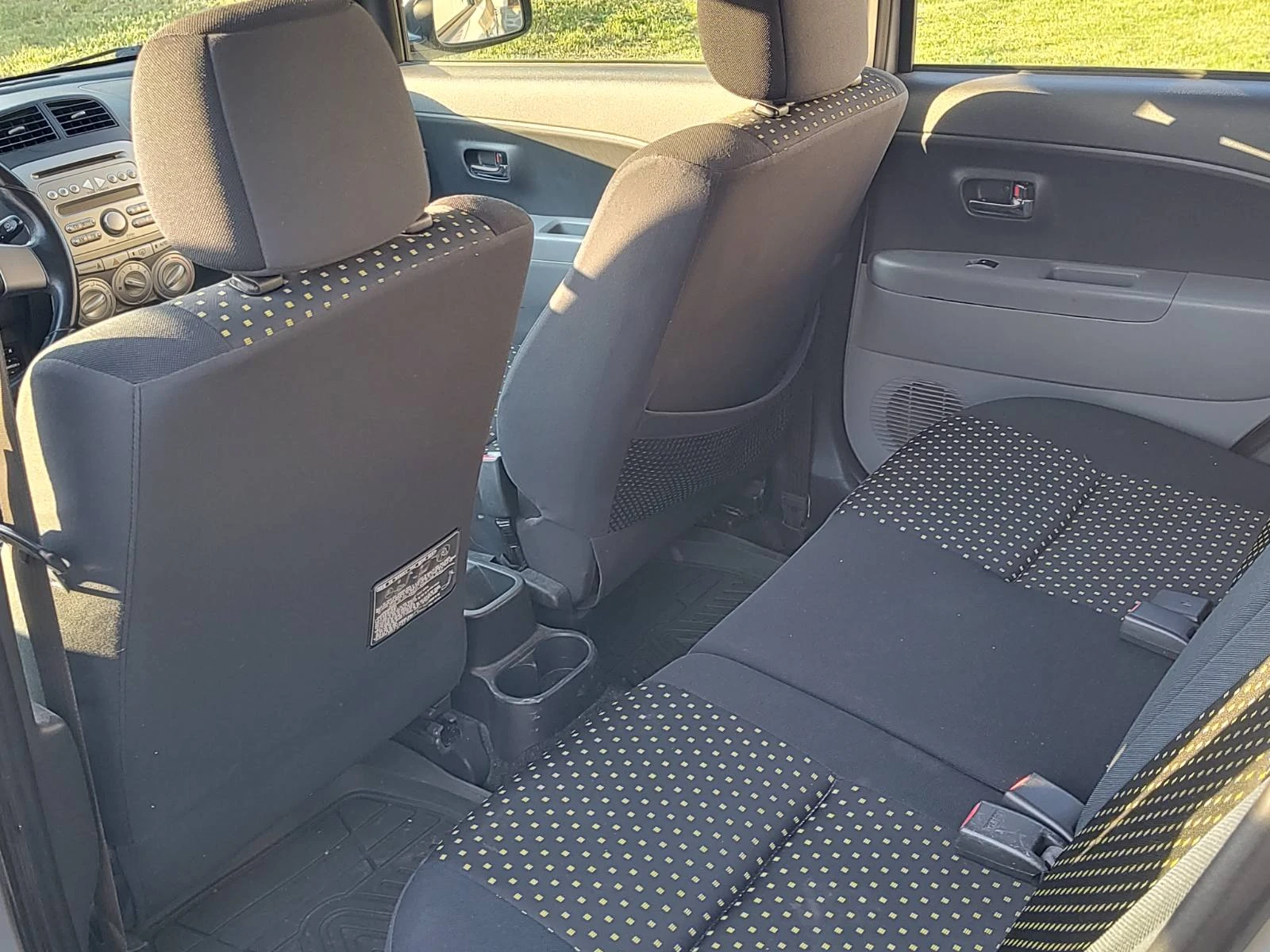 Daihatsu Sirion, снимка 9 - Автомобили и джипове - 54462214